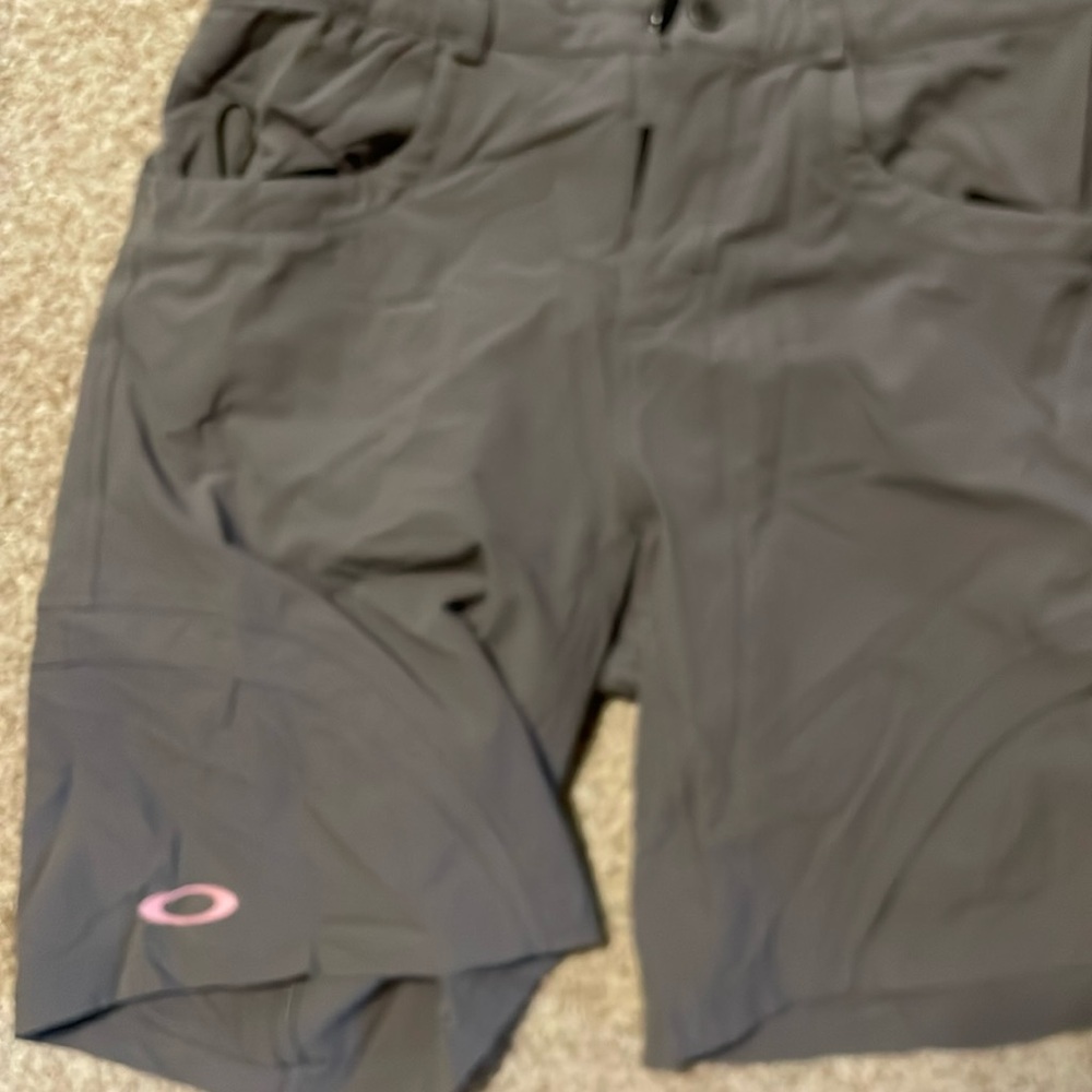 Gently used oakley women’s cycling shorts size large